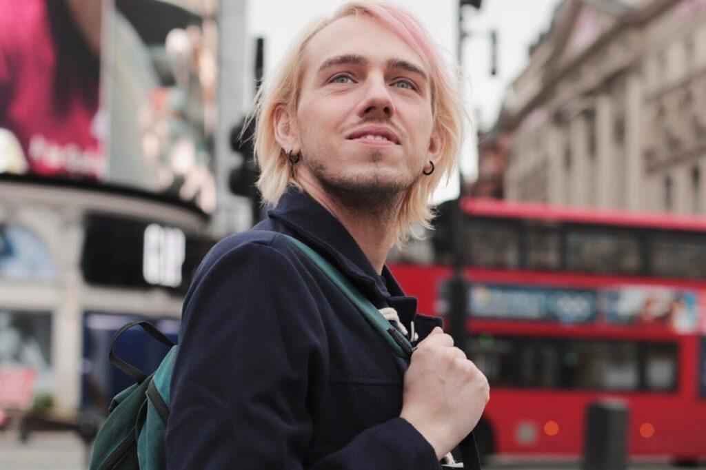 muskarac na ulicama Londona